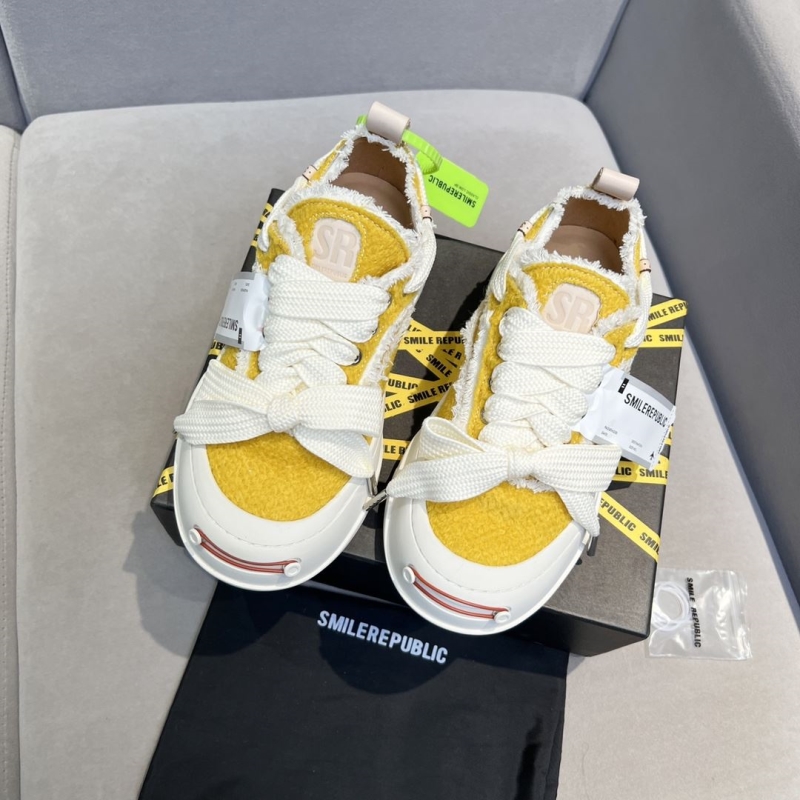 Smilerepublic Canvas Shoes